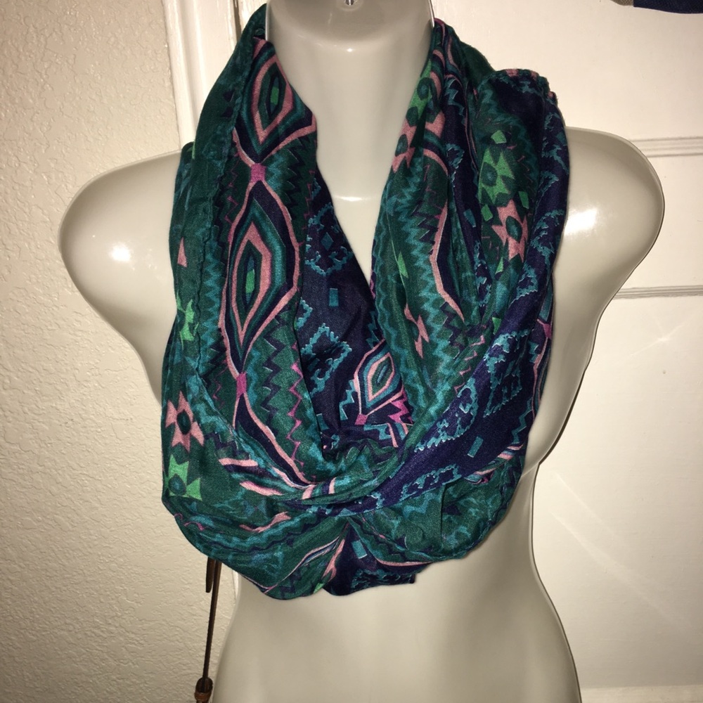 Charlotte Rousse scarf